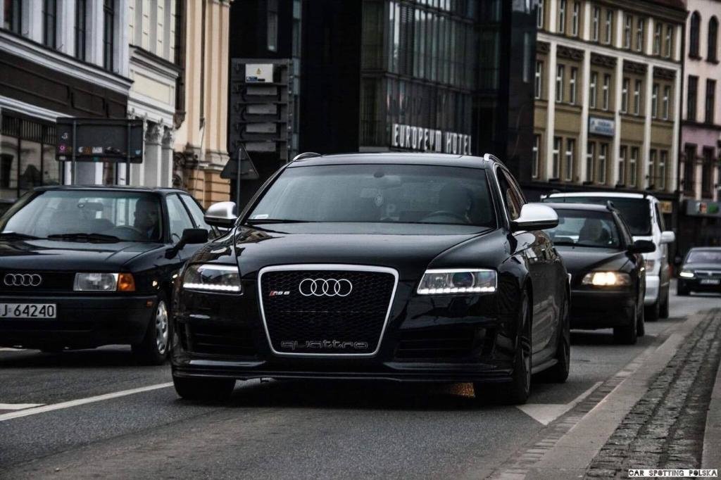 935335RS62558.jpg