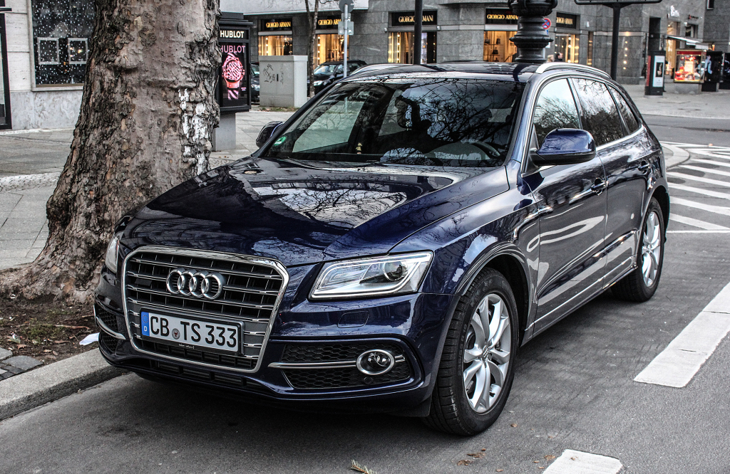 937030AUDISQ5942.jpg