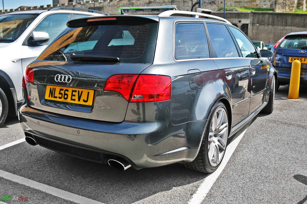 937384AUDIRS42117.jpg