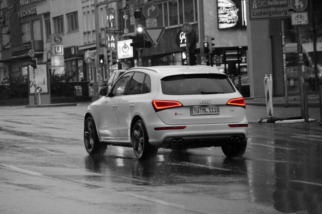 937459AUDISQ5996.jpg
