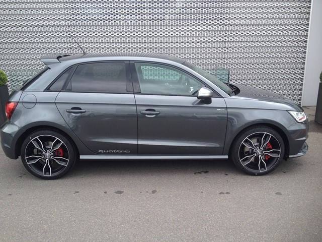 937529bigaudis1012.jpg