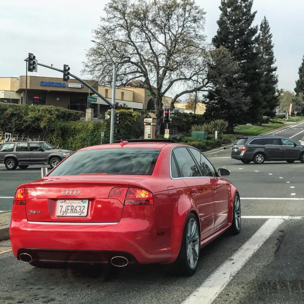 937533AUDIRS43005.jpg