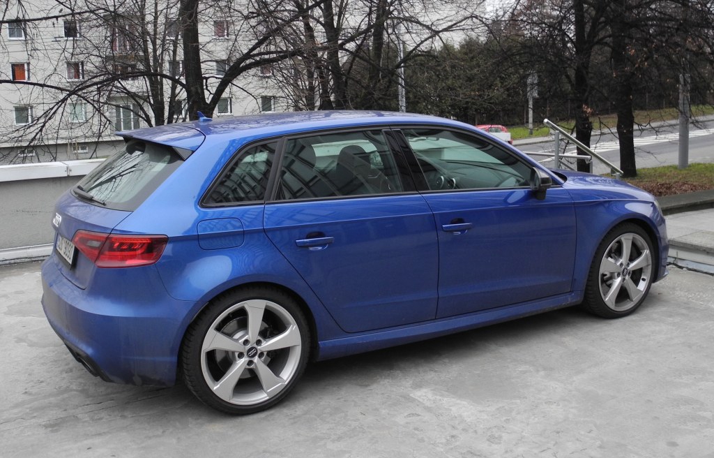 939780RS38V0806.jpg