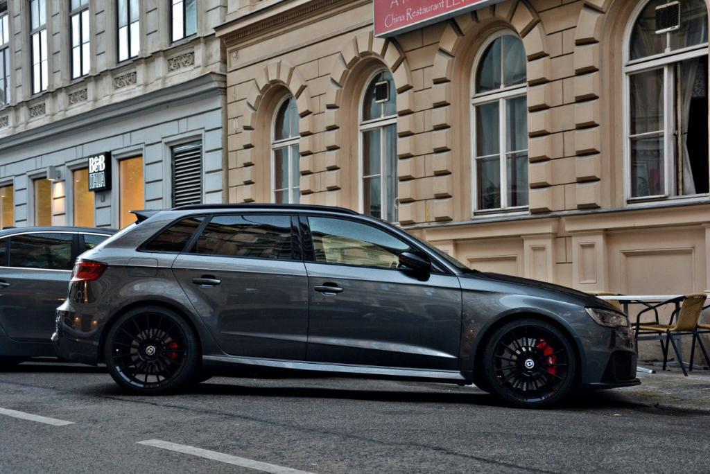 940735RS38V1823.jpg