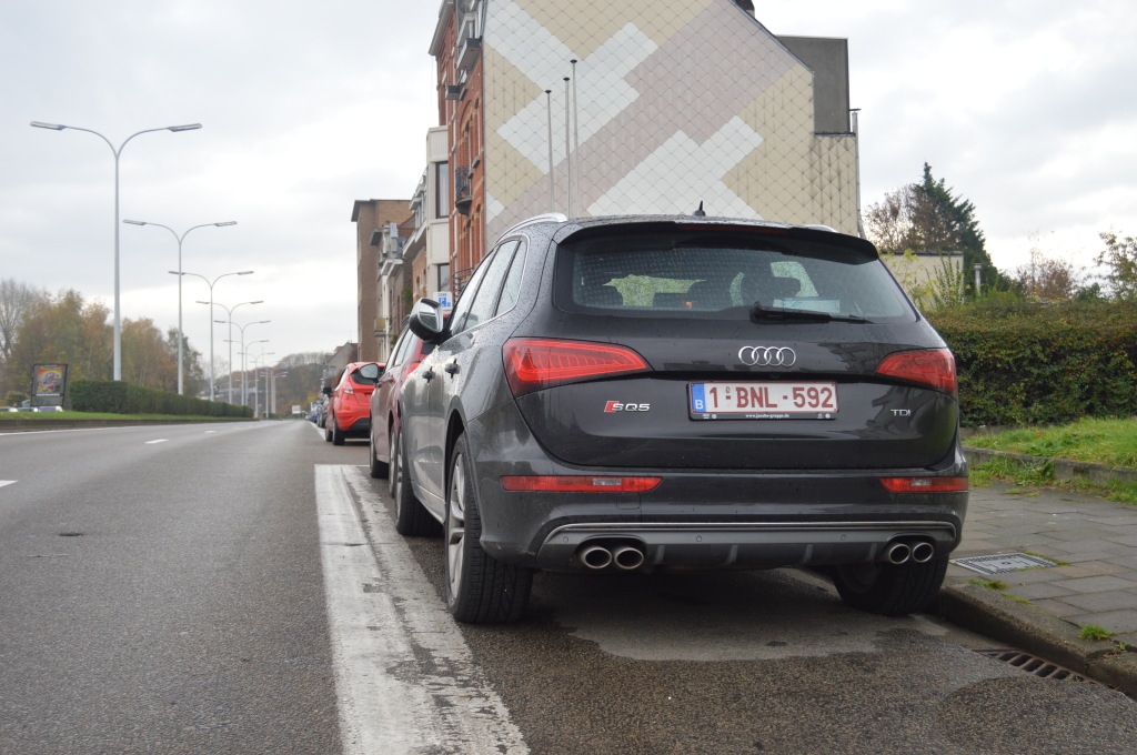 941223AUDISQ51407.jpg