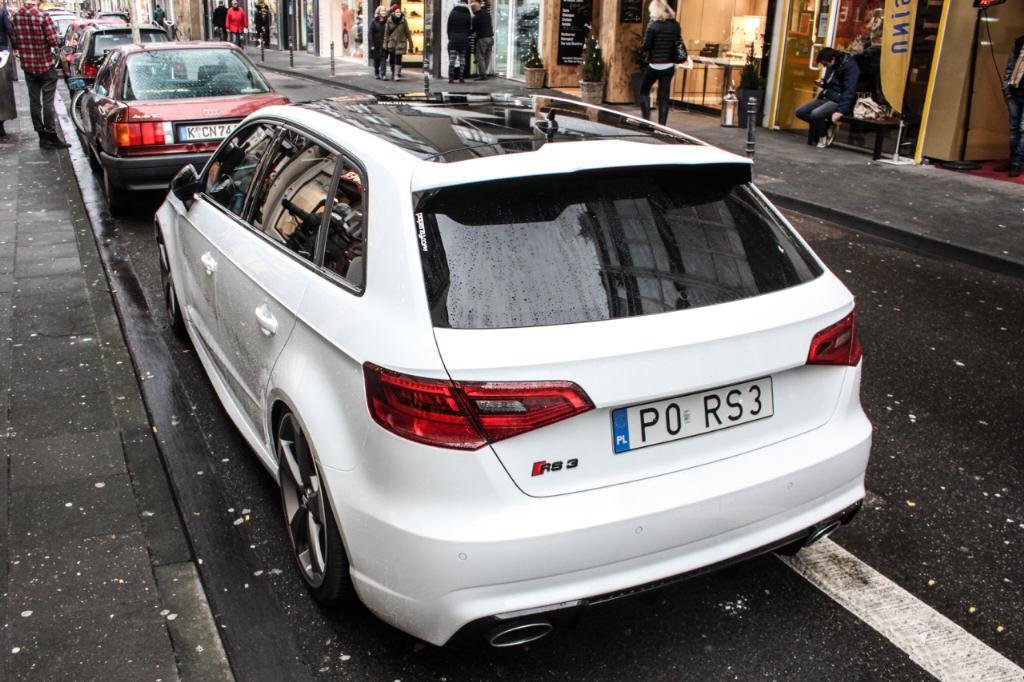 943085RS38V1920.jpg