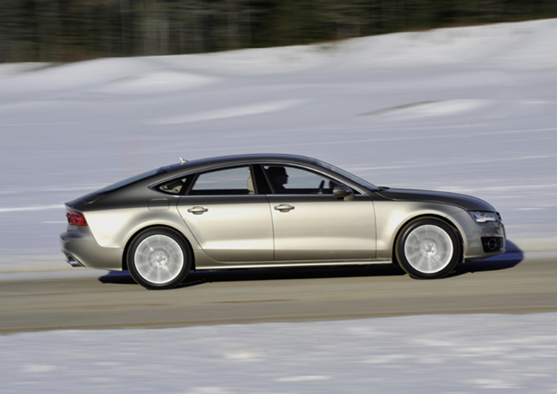 944068037AUDIA7ESQUIROU.jpg