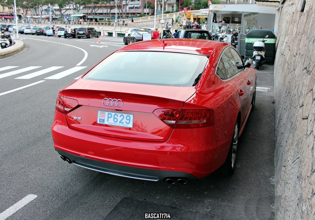 944390079S5SPORTBACK.jpg