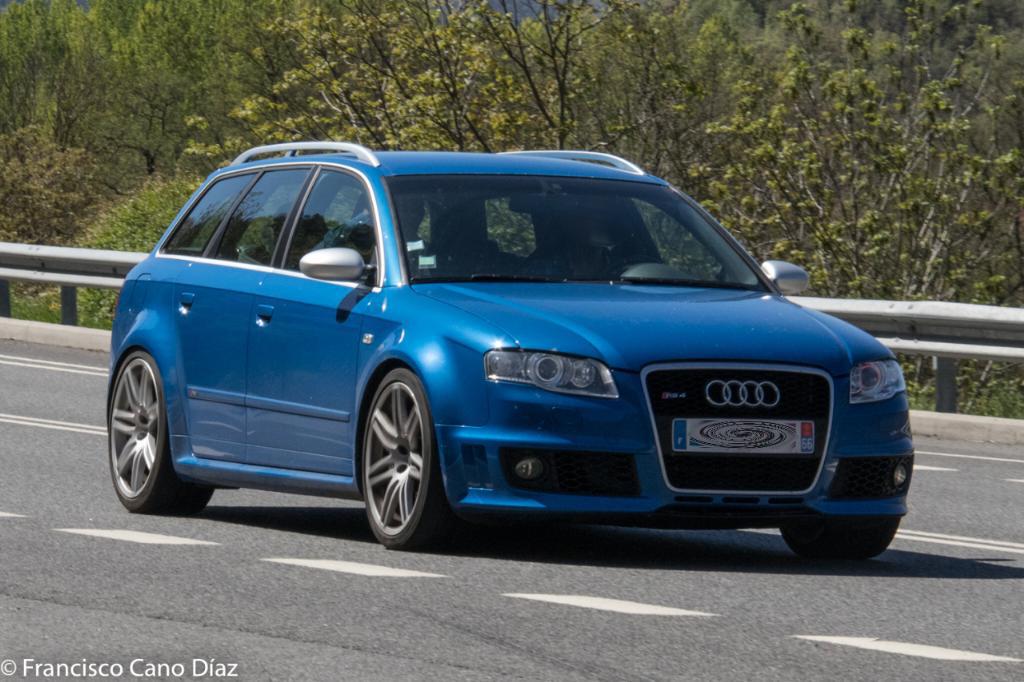 944494AUDIRS43273.jpg