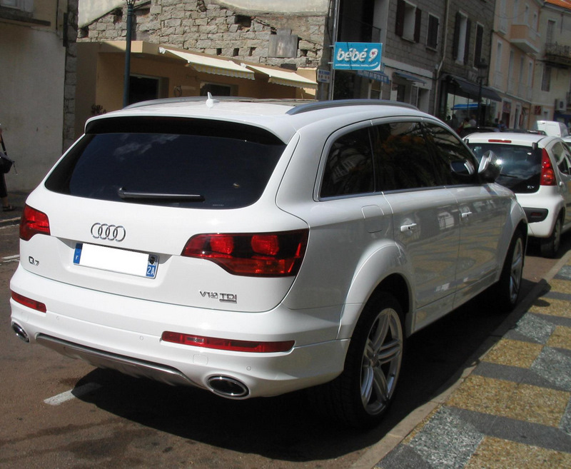944749045Q7V12ESQUIROU.jpg
