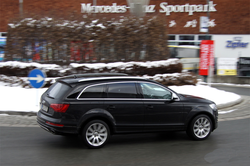945429982Q7V12.jpg