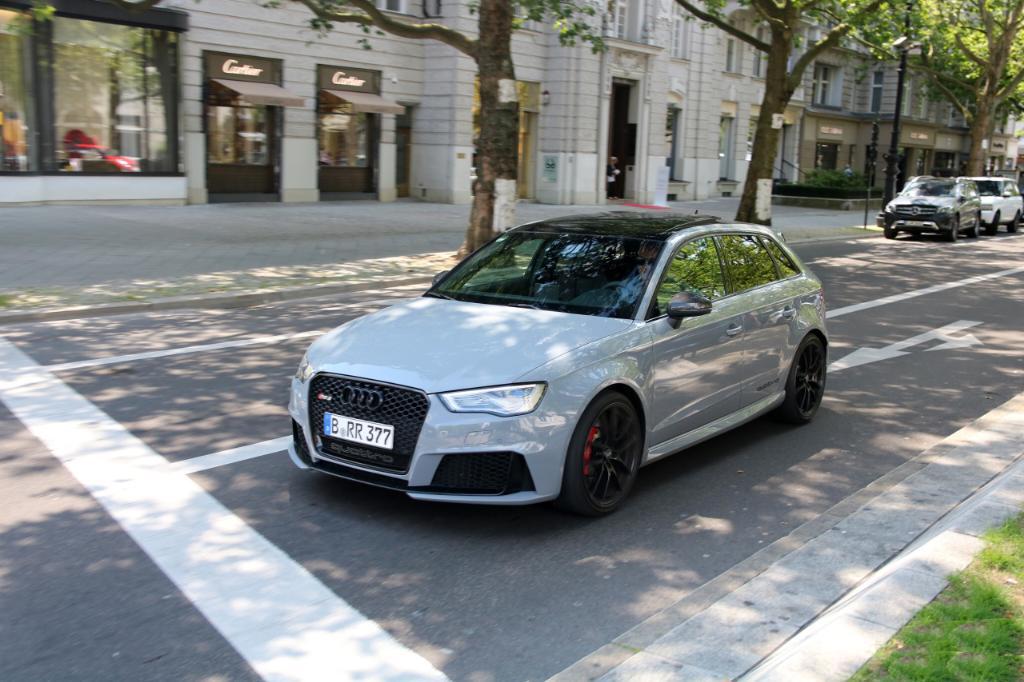 945468RS38V2751.jpg