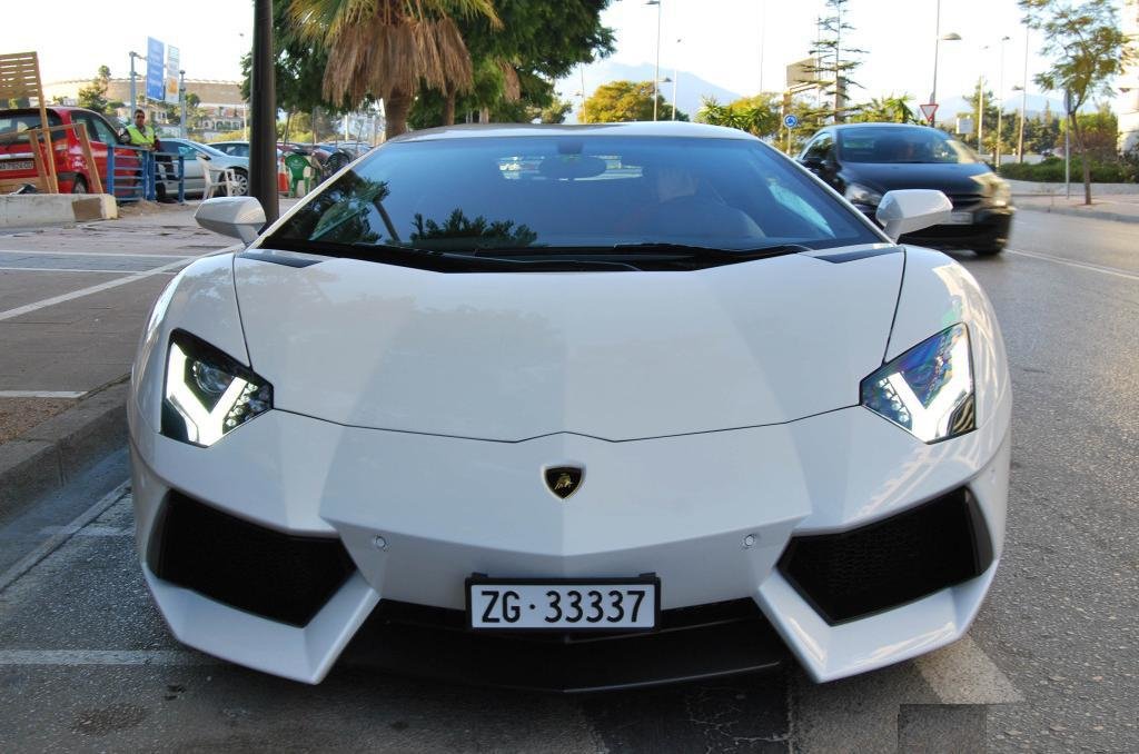 947007203LAMBORGHINIAVENTADORESQUIROU.jpg