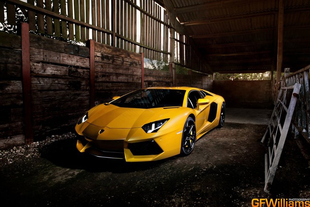 947362590LAMBORGHINIAVENTADORESQUIROU.jpg