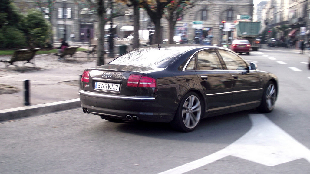 947866023S8ESQUIROU.jpg