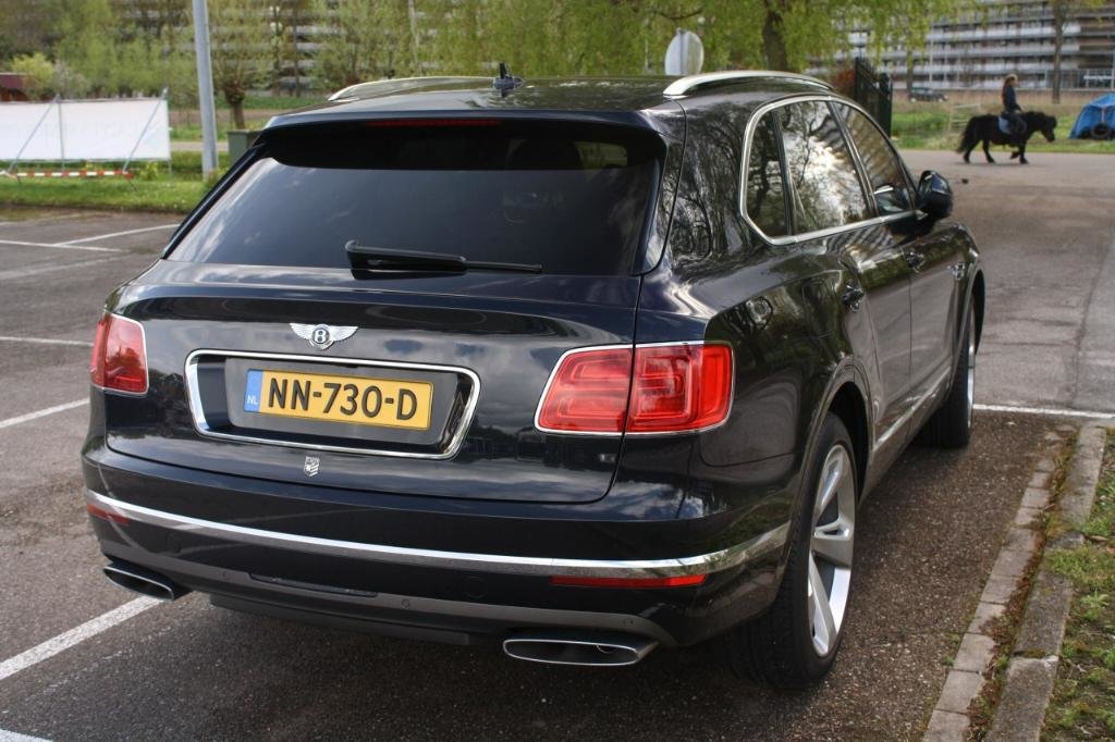 948726BENTAYGA0469.jpg