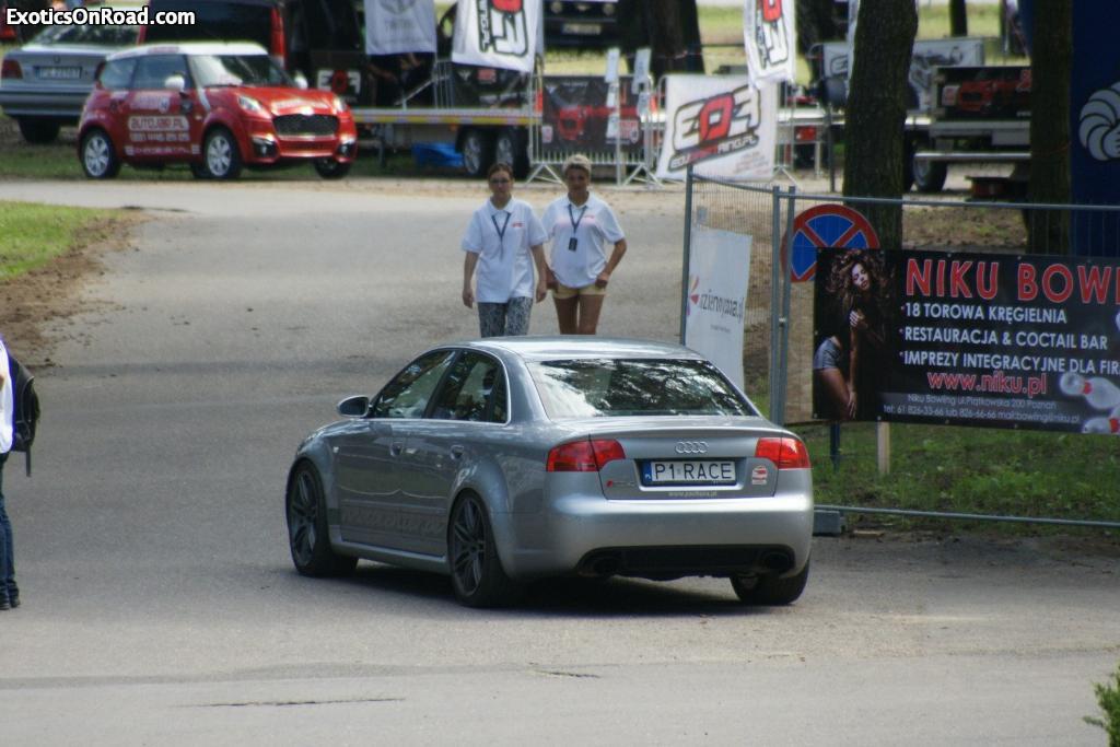 949580AUDIRS42656.jpg