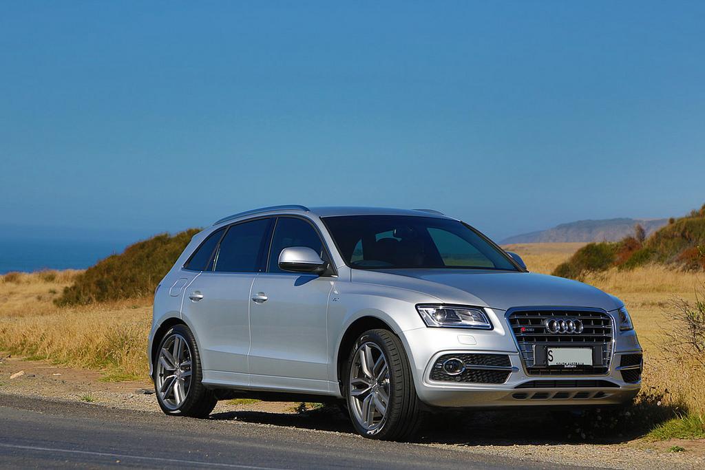 949675AUDISQ5895.jpg