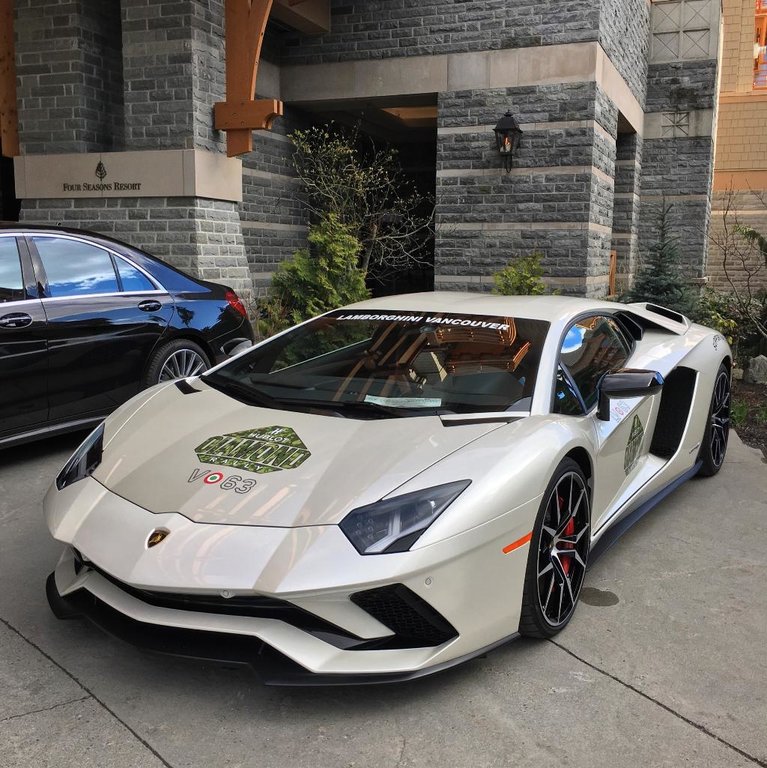 9505934252LAMBORGHINIAVENTADOR.jpg
