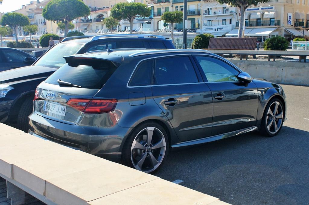 951769RS38V2765.jpg