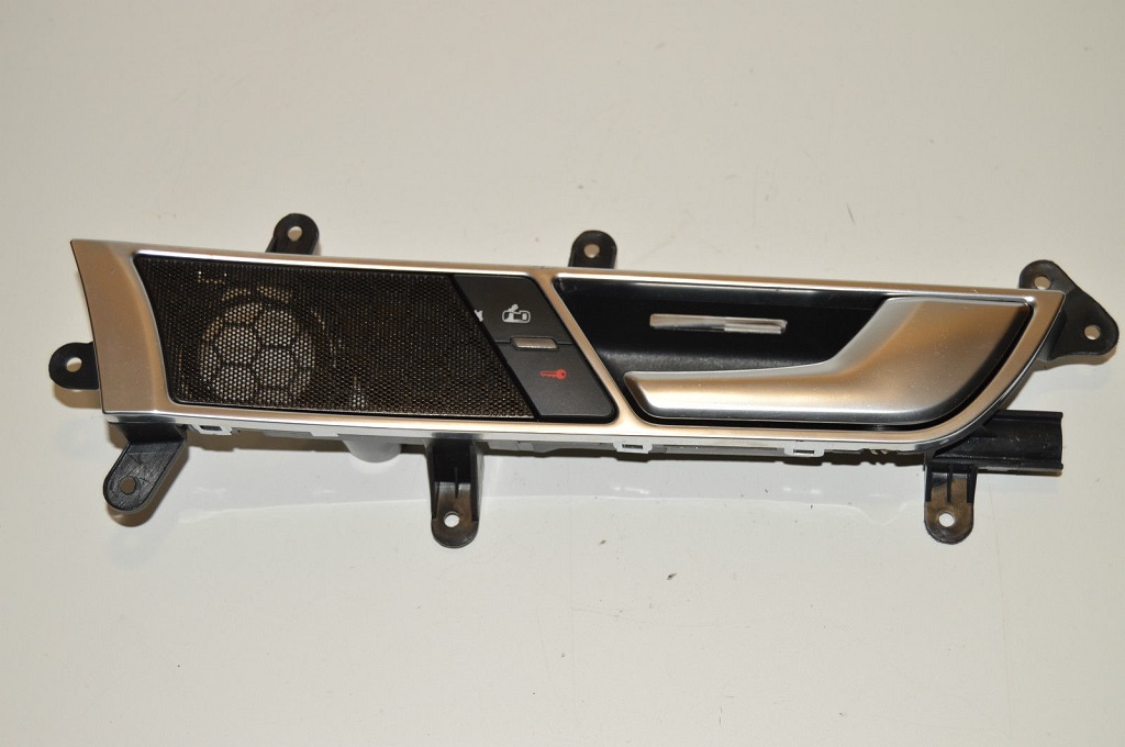 951881576.jpg