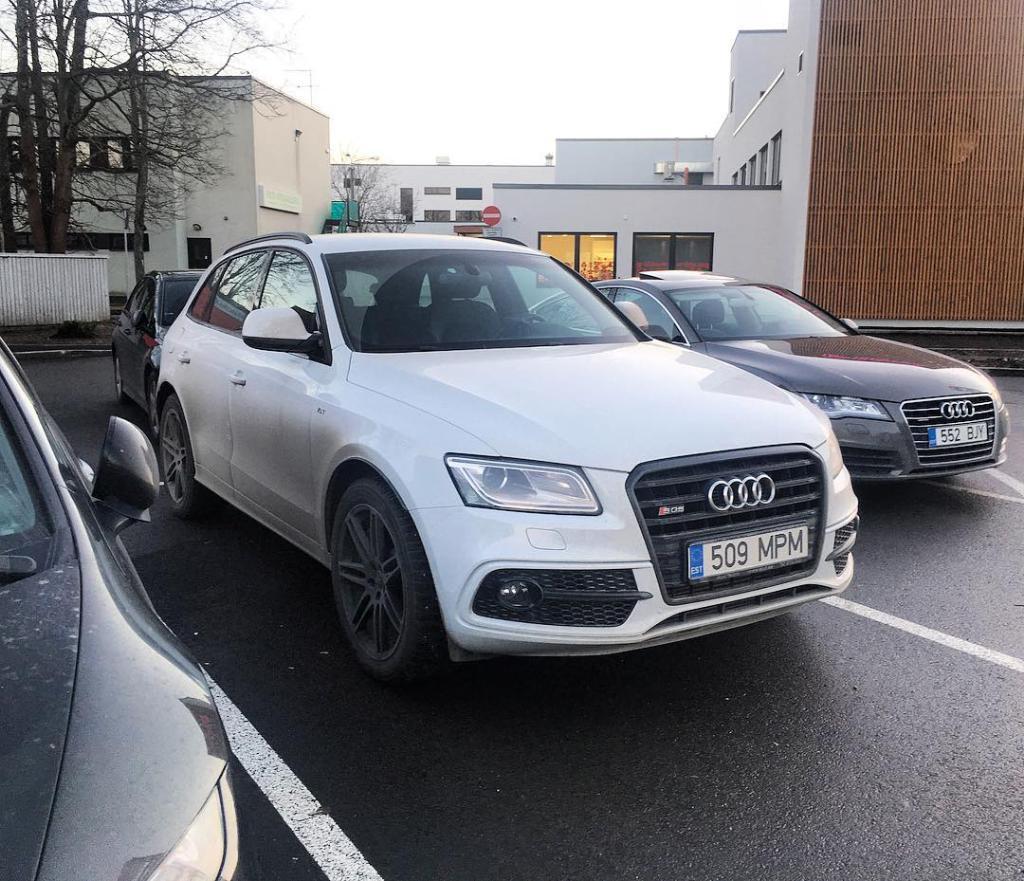 951907AUDISQ52265.jpg