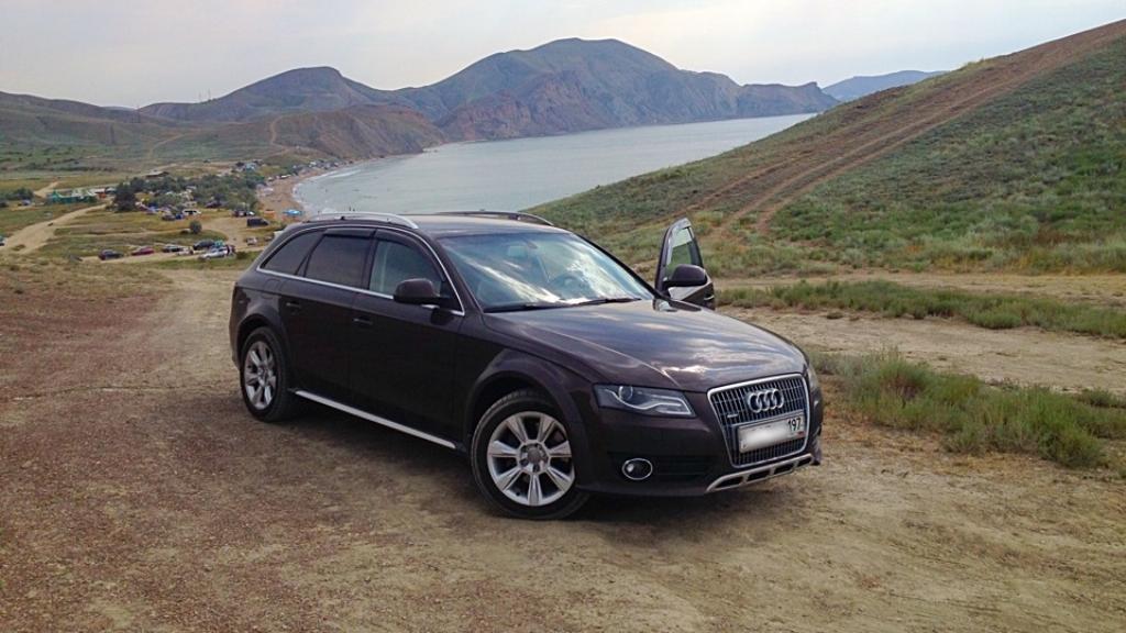 954883975AUDIA4ALLROAD.jpg