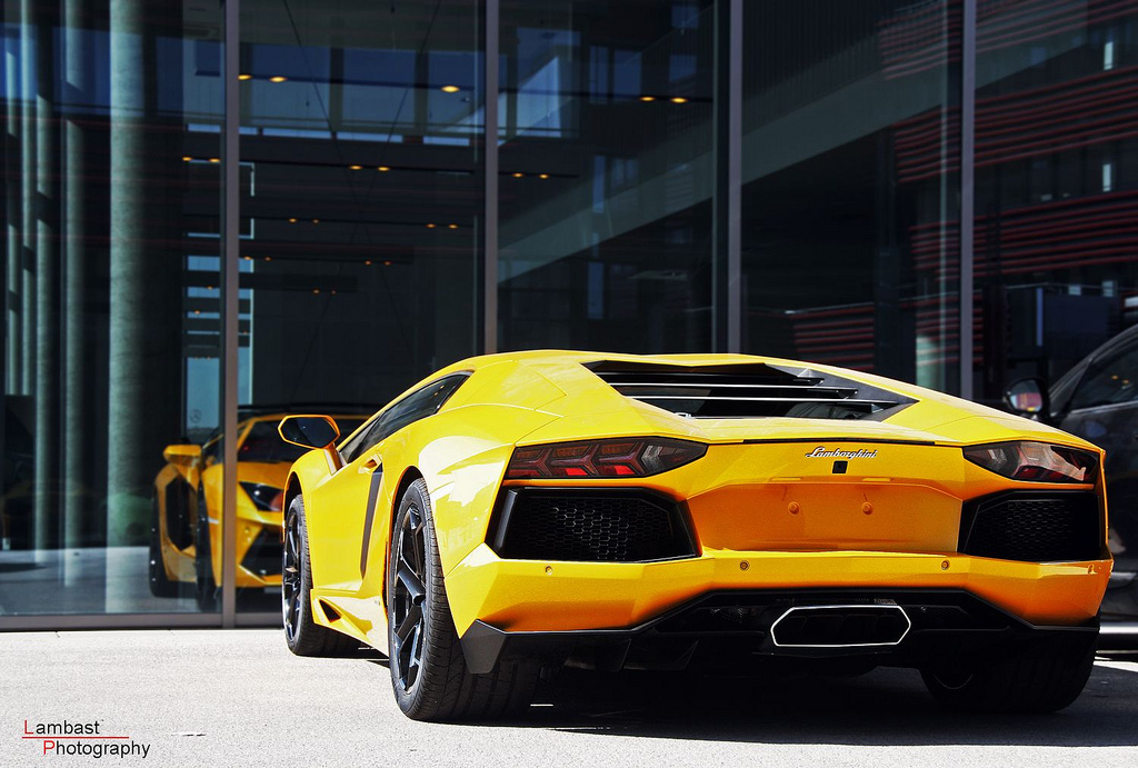 954923428LAMBORGHINIAVENTADORESQUIROU.jpg