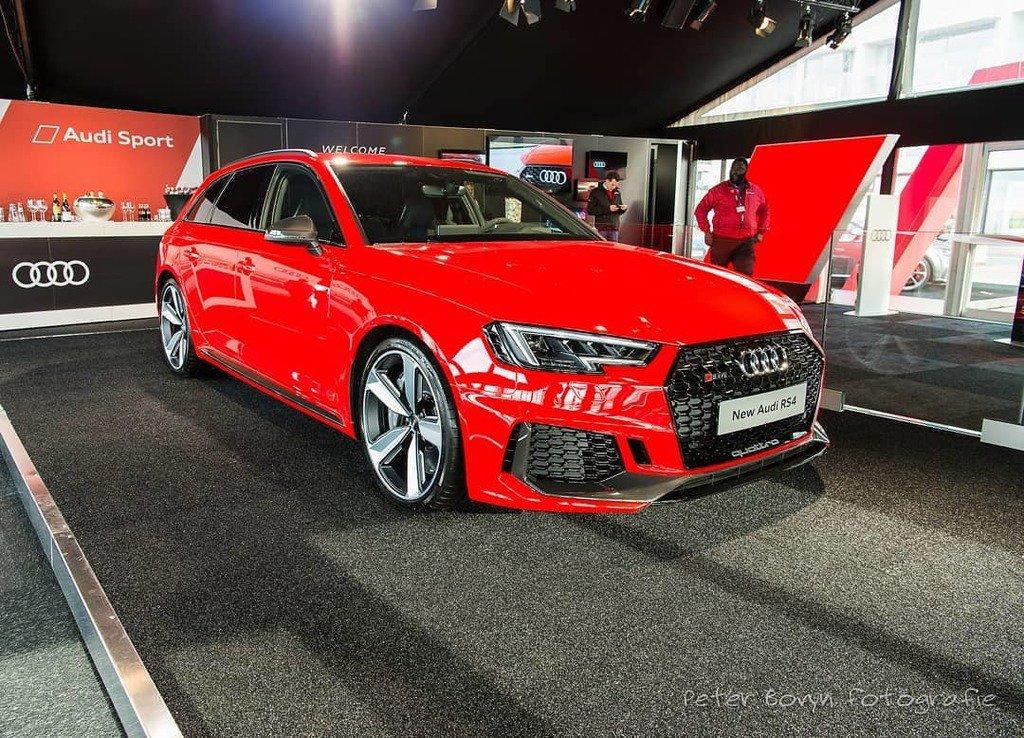 957668AUDIRS4B90086.jpg