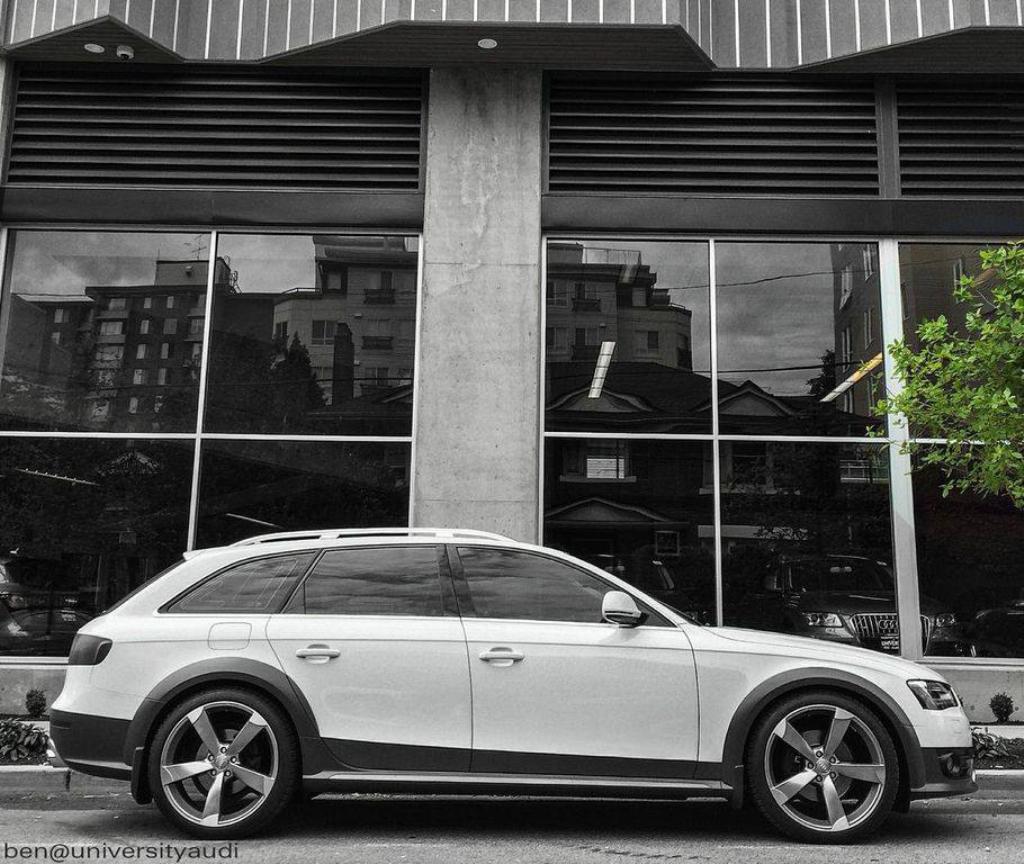 958140983AUDIA4ALLROAD.jpg