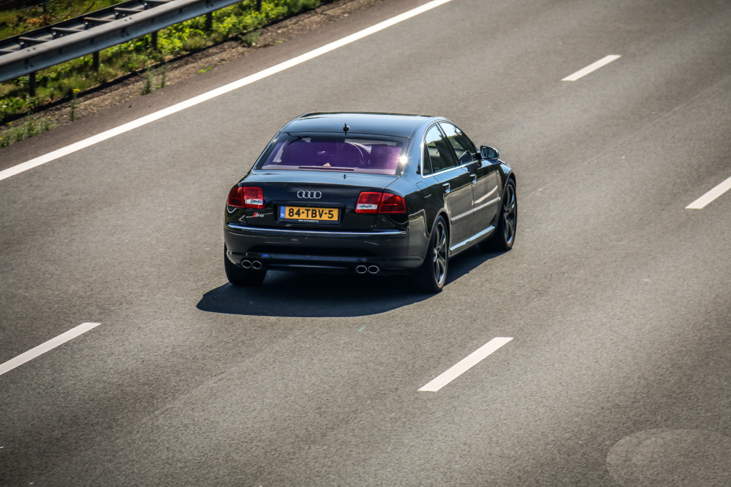 9601931555S8D3.jpg