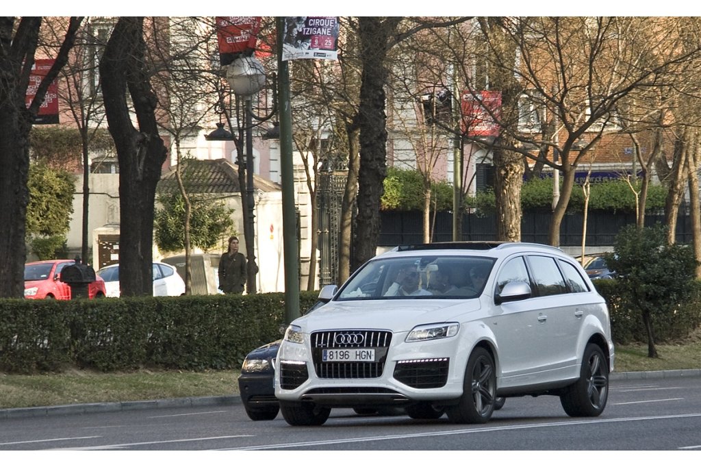 961181284Q7V12ESQUIROU.jpg