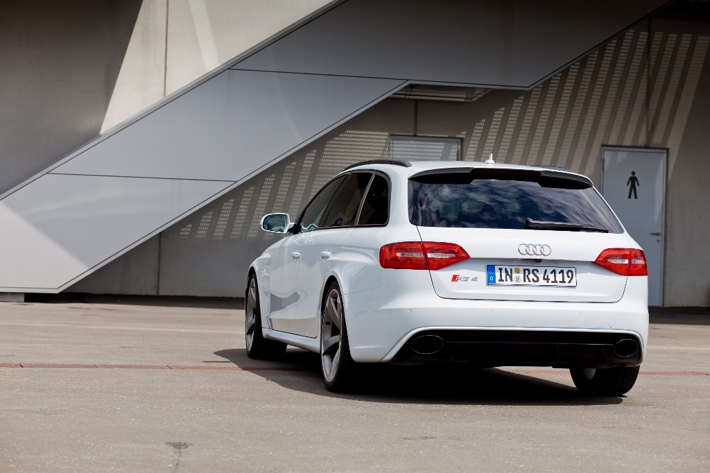 964393RS4B8ESQUIROU071.jpg