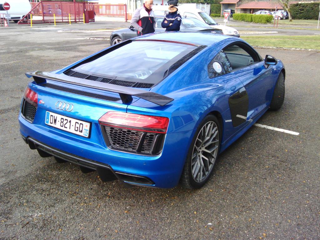 967651AUDIBA118008.jpg