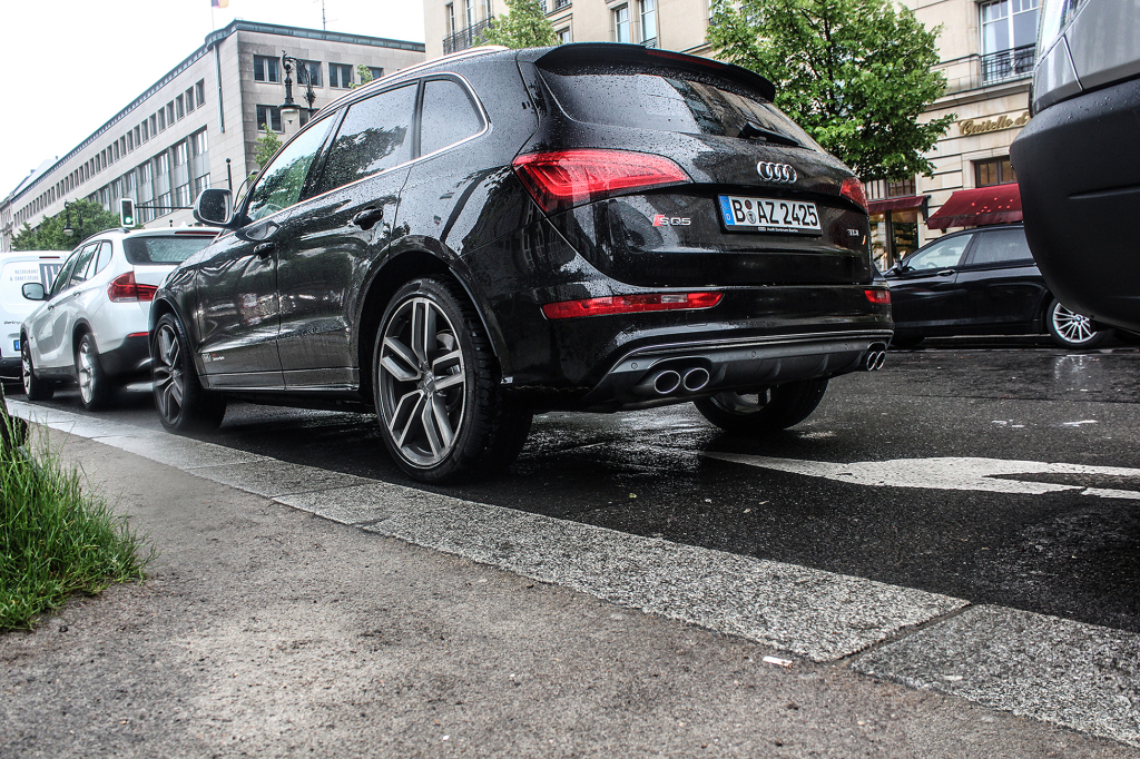 967878AUDISQ5547.jpg
