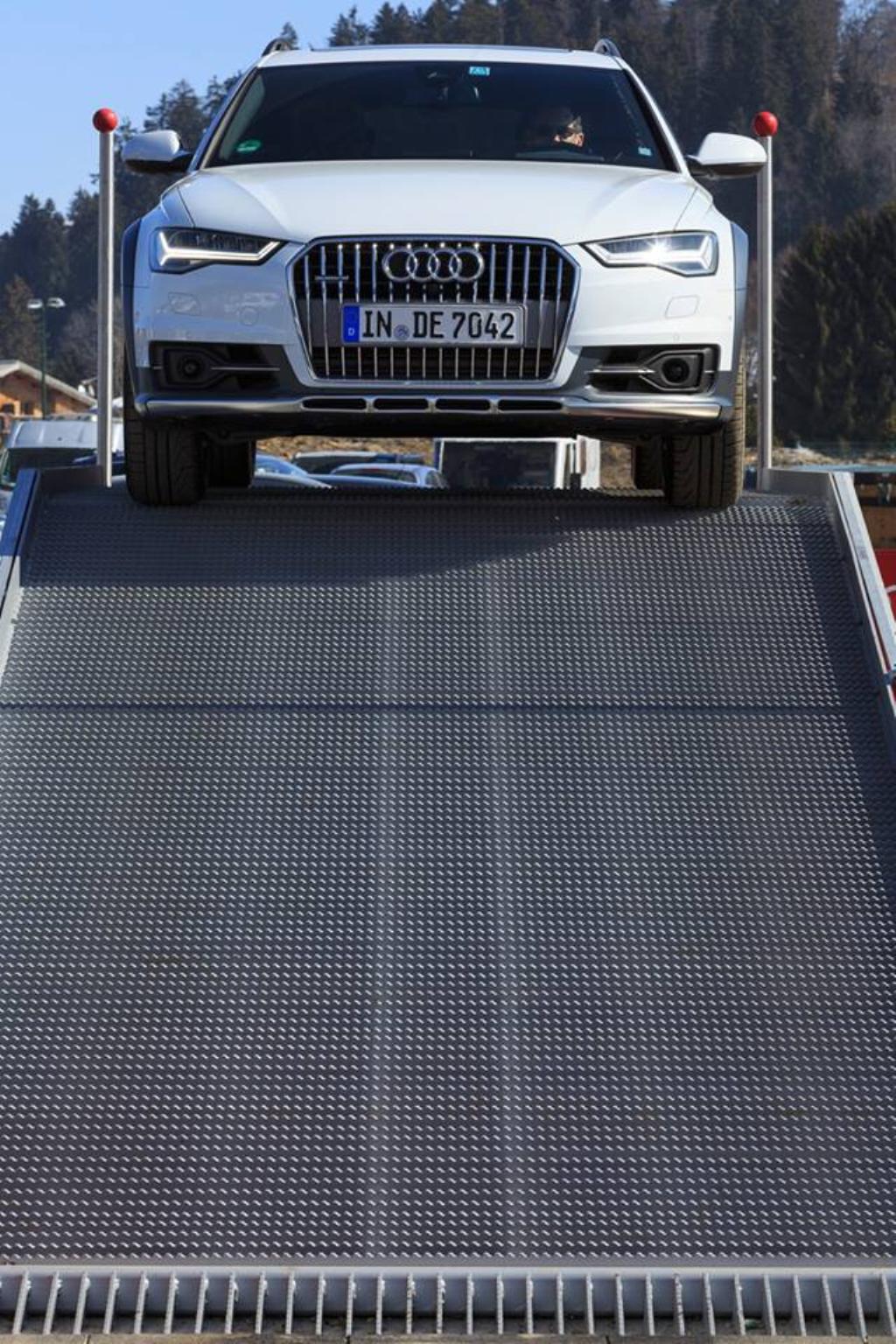 968345644AUDIA6C7ALLROAD.jpg