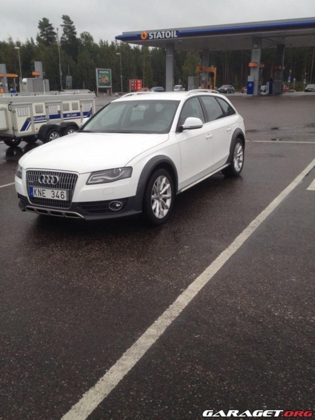 969092942AUDIA4ALLROAD.jpg