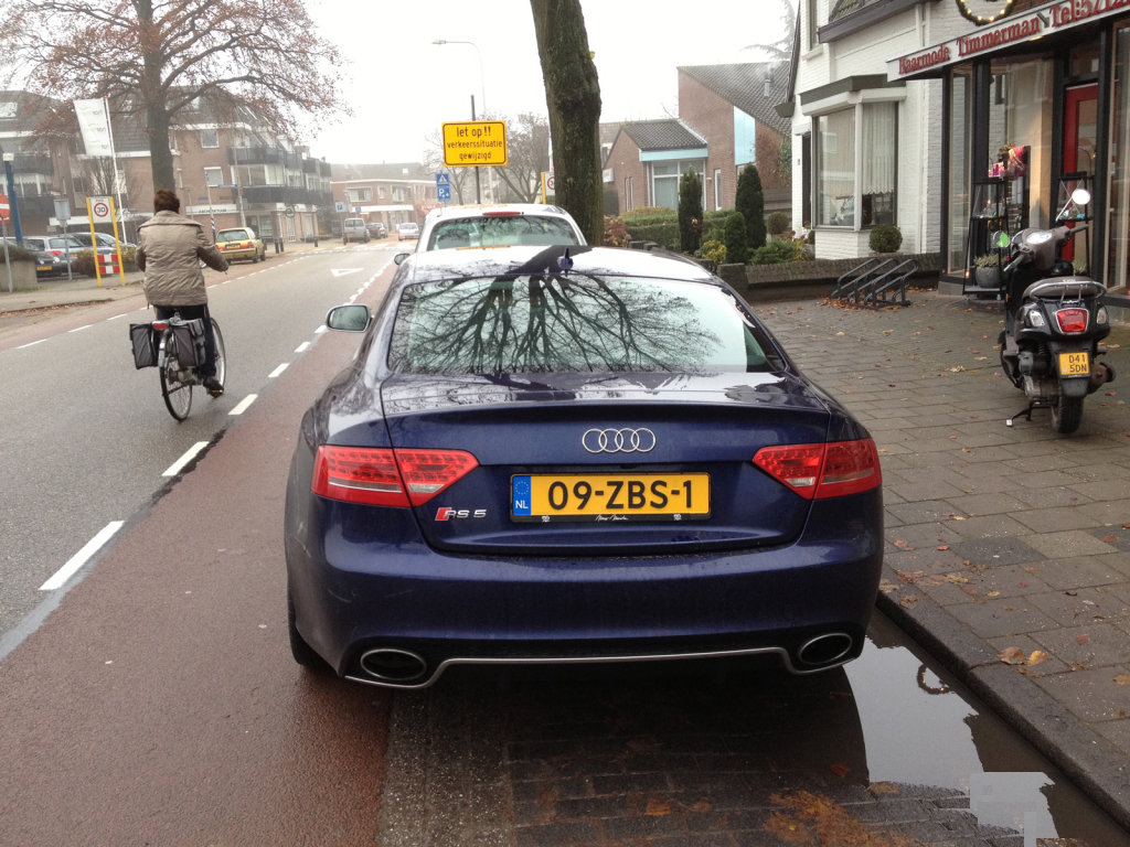 969198AUDIRS5574.jpg