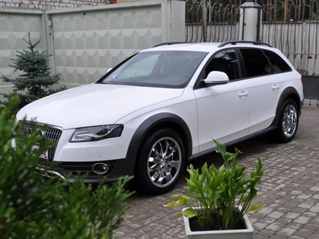 969687134AUDIA4ALLROAD.jpg