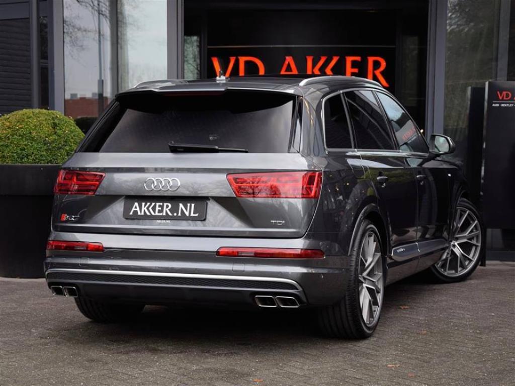 969761AUDISQ70481.jpg