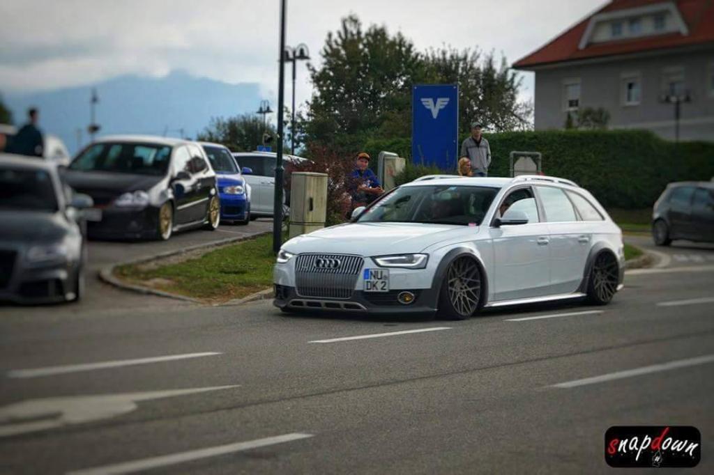 9719811560AUDIA4ALLROAD.jpg