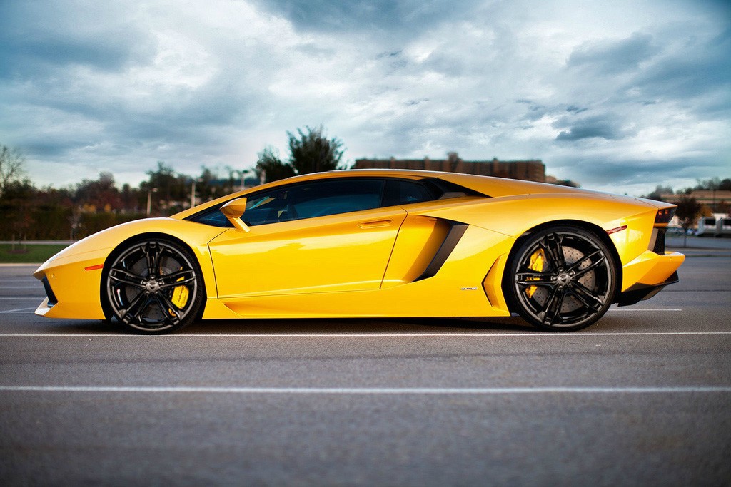 972055355LAMBORGHINIAVENTADORESQUIROU.jpg