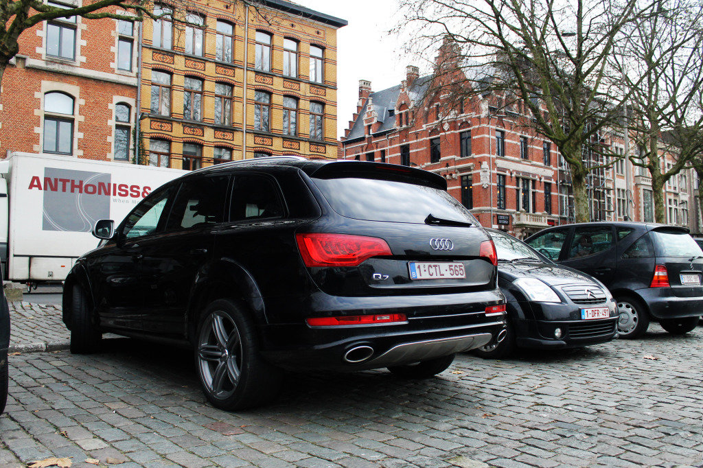 973083551Q7V12.jpg