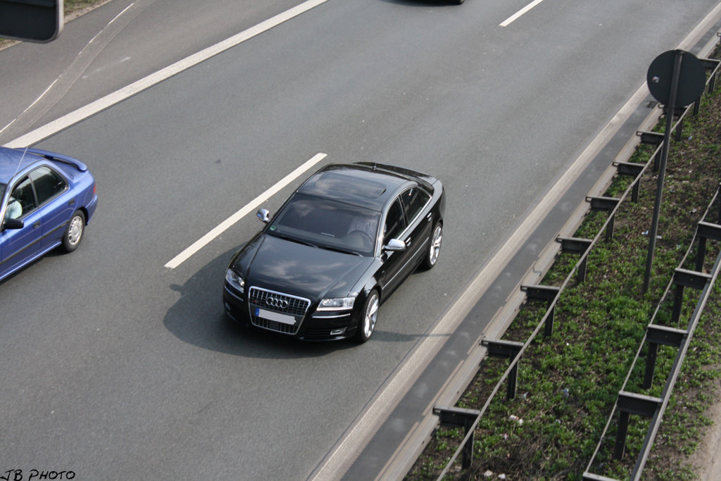973416393S8ESQUIROU.jpg