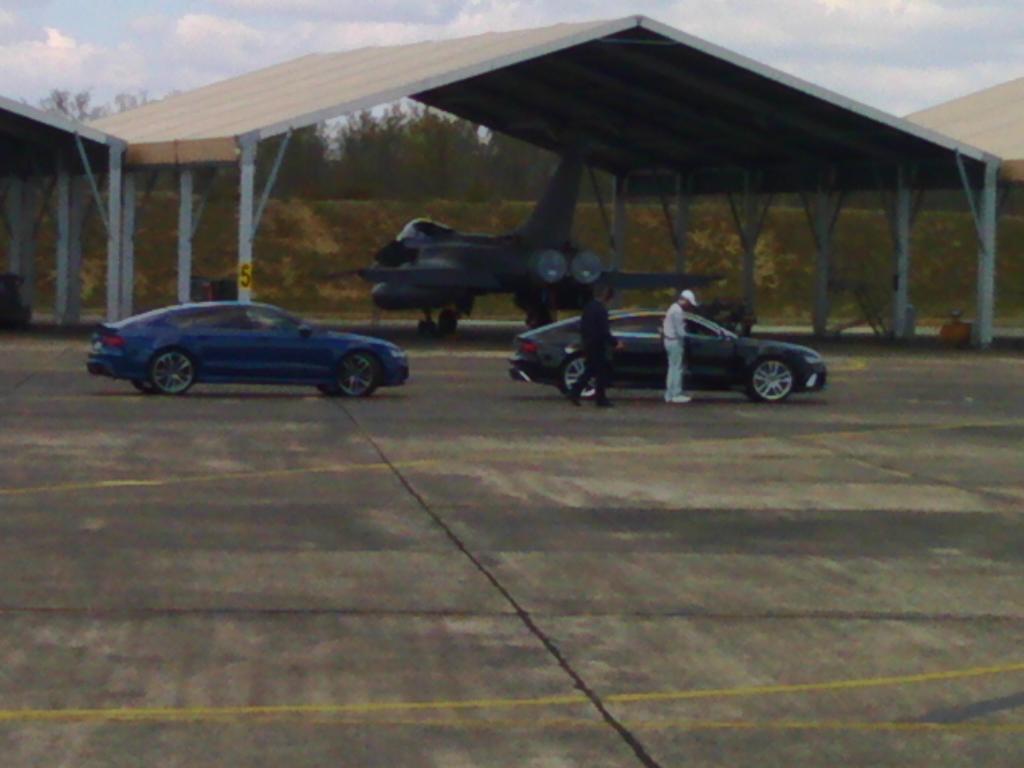 975287AUDIBA118080.jpg