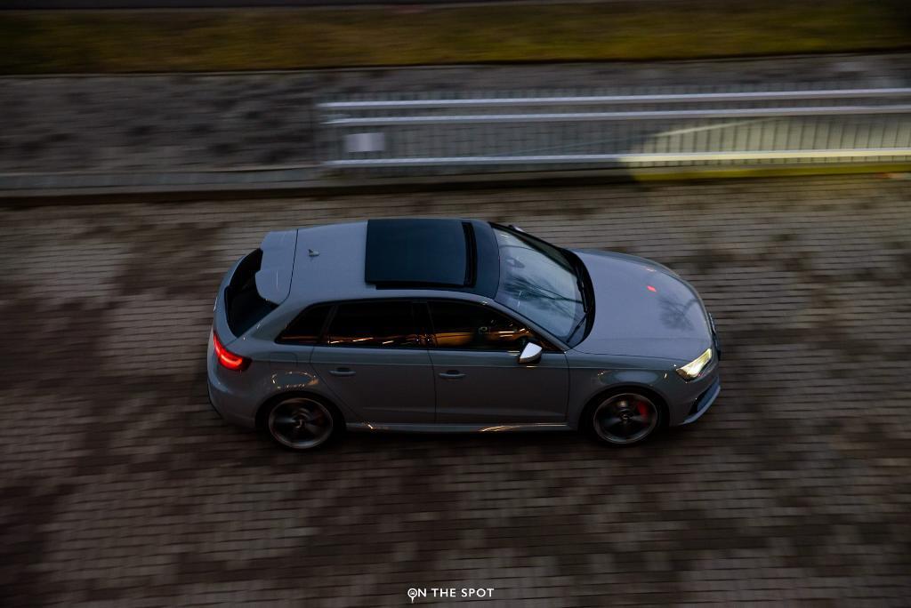 975584RS38V2077.jpg