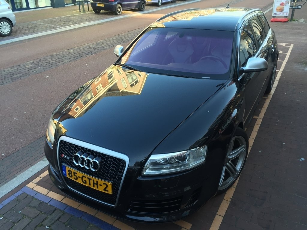 975853RS61713.jpg