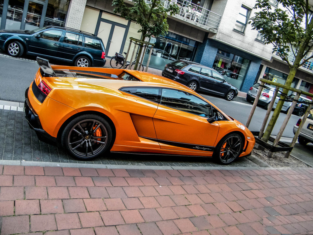 976270235LAMBORGHINI570.jpg