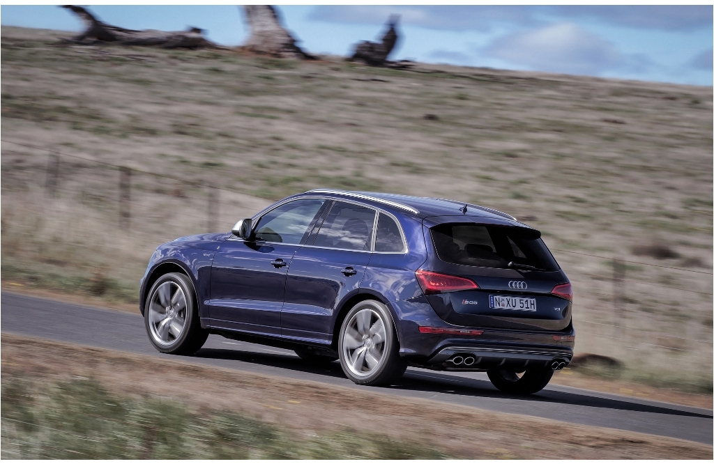 978038AUDISQ5273.jpg