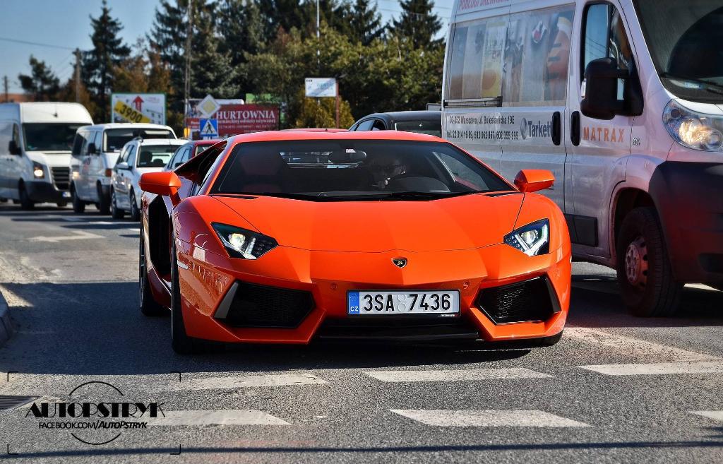 978774964LAMBORGHINIAVENTADOR.jpg